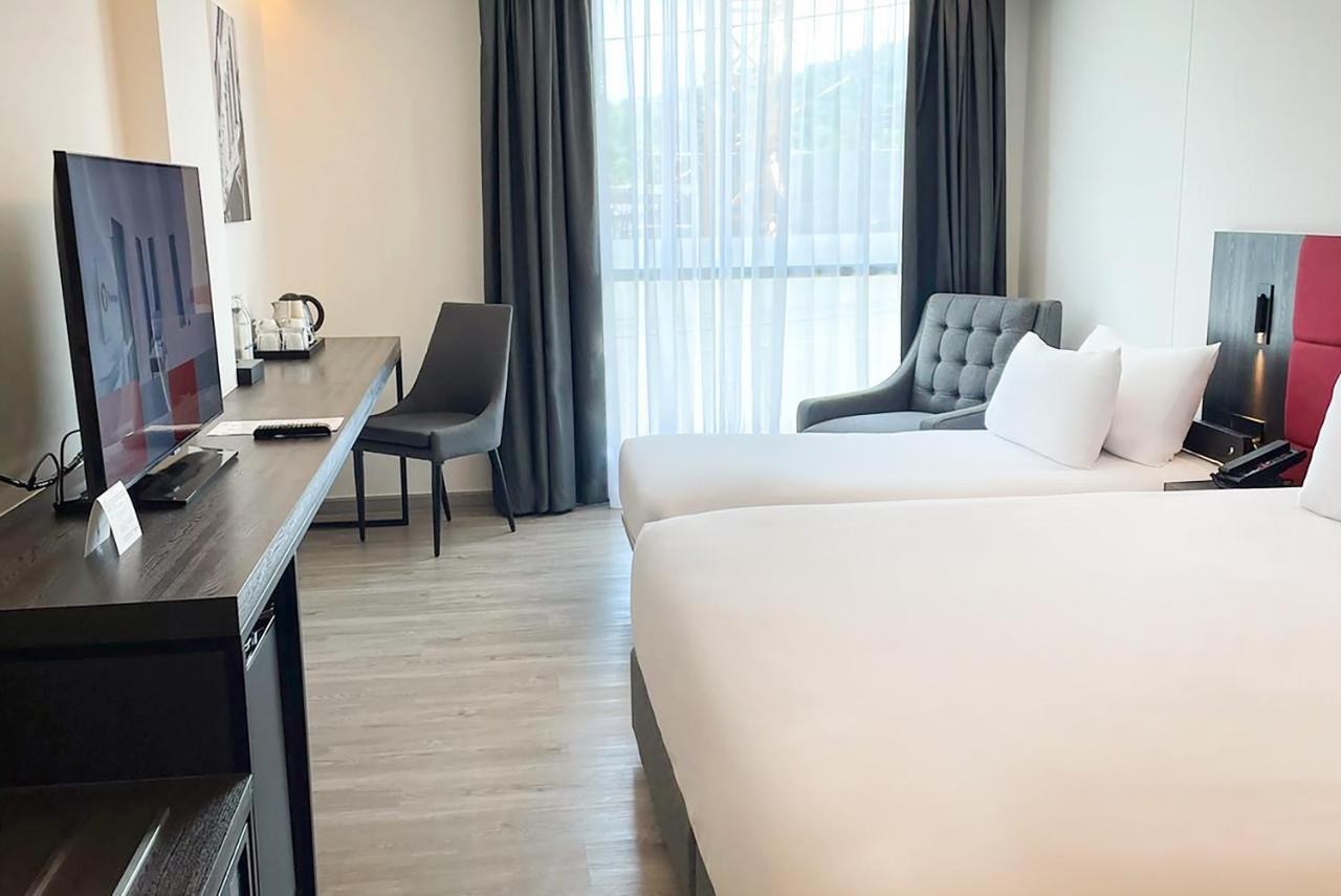 Travelodge Phuket Town Bagian luar foto